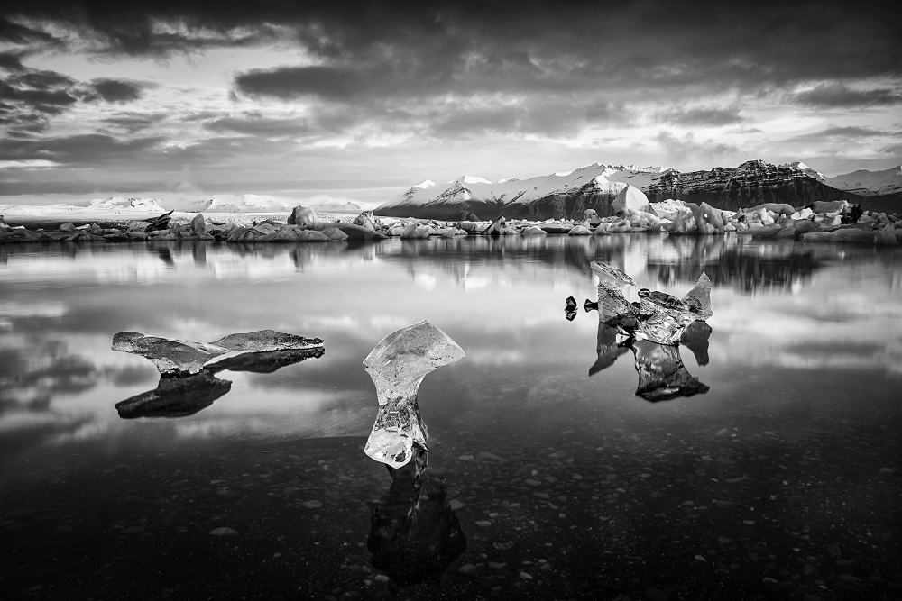 DSC_3232bwM.jpg - Islandia , Lodowe rzezby