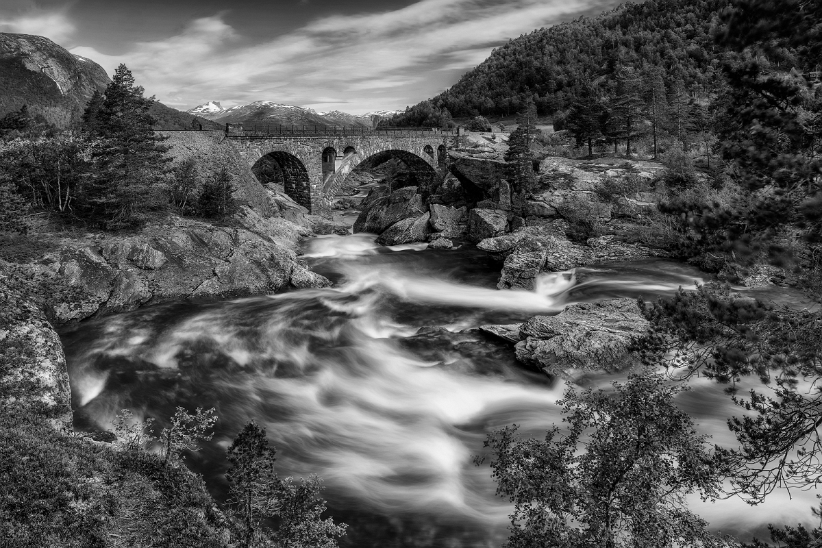 _DSC1263BWminD.jpg - "Romsdalen Bridge" Norwegia 2022