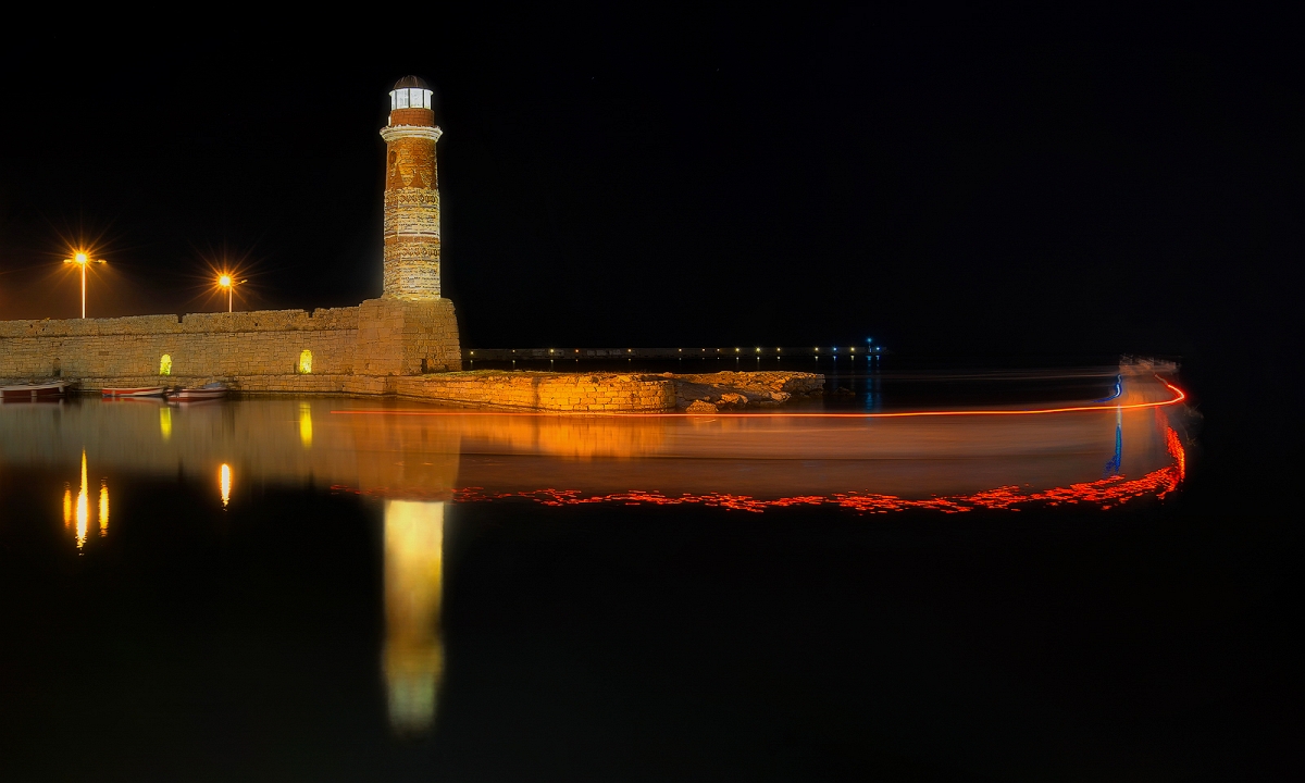NIGHT LIGHTHOUSE Ak.jpg