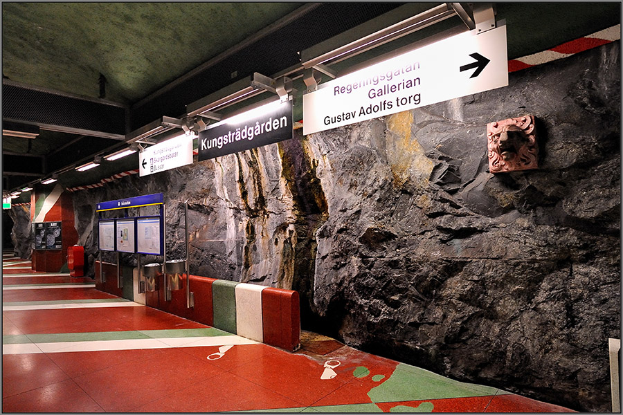 DSC_6632.jpg - * Kungstradgarden - taka nazwe nosi ten przystanek *