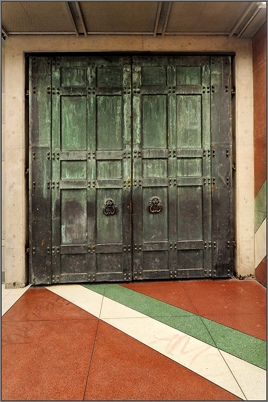 DSC_6734.jpg - *Tajemnicza brama *