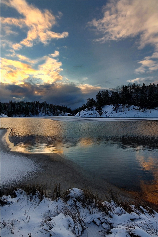 DSC_6344.jpg - * Wstaje zimowy swit - fotografia wyrozniona w zimowym konkursie National Gegraphic http://www.national-geographic.pl/foto/fotografia/wstaje-zimowy-swit/ *