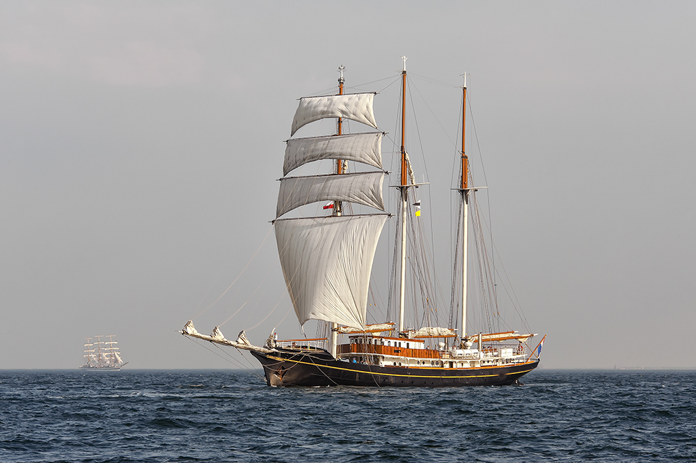 DSC_8995k1min.jpg - * Gdynia 2011, zlot zaglowcow *