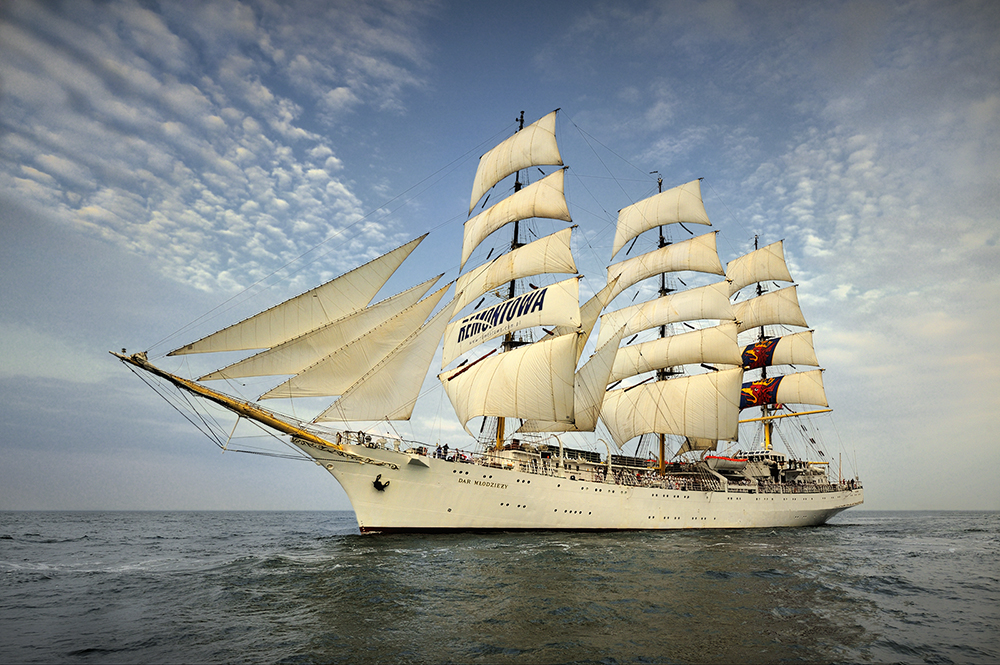 DSC_9218OstatecznyMin.jpg - * STS Dar Mlodziezy *