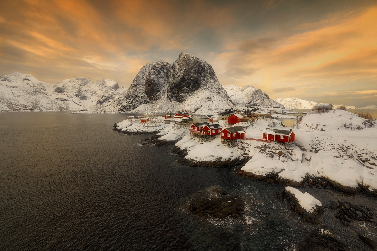 HAMNOY.jpg - Czerwiec 2022 w konkursie NAVYA AWARDS, Indie,  fotografiaHAMNOY  zdobyła JSP Silver Medal, oprocz tego Kwiecien 2022 fotografia HAMNOY , Norwegia otrzymała wyroznienie IFS HONOURABLE MENTION w konkursie 8TH Malmo , Sweden......