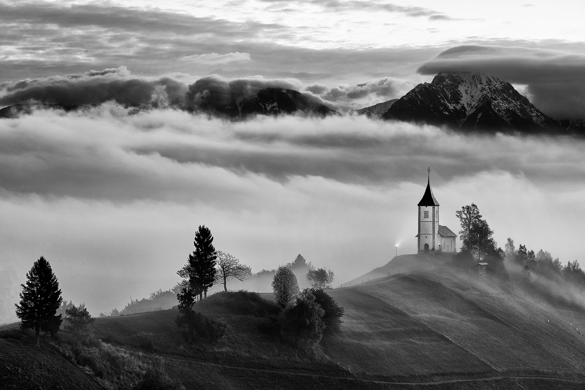 ST PRIMOZ .jpg - Wrzesien 2022 USA, &nbsp;Fotografia "Little Church" zajeła III - miejsce w konkursie Black and White Landscape na portalu Photocrowd, w konkursie brały udział naprawde piekne zdjecia , tym bardziej jest mi miło  https://www.photocrowd.com/.../black-and.../crowd-results/ 