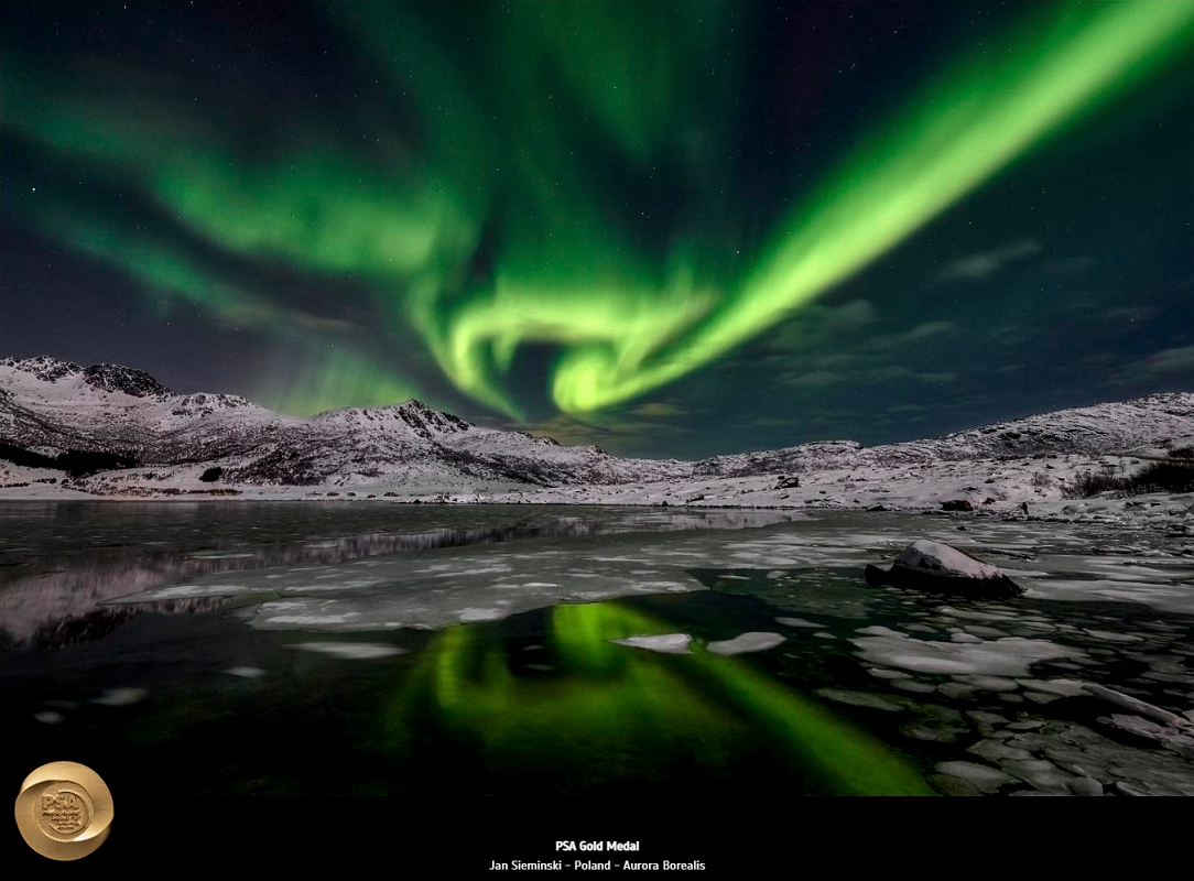 Aurora Borealis - PSA Złoty Medal nowe.jpg - pazdziernik 2021 fotografia AURORA BOREALIS" Norwegia otrzymała złoty medal PSA w konkursie Princess Photo Contest pod patronatem Photographic Society of America....